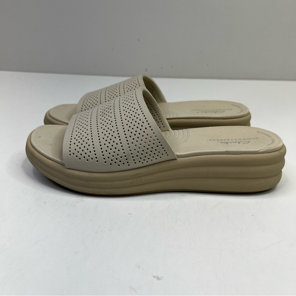 Clarks Cloudsteppers Drift Twist Slip-On Flat Sandals cream - 8 - Picture 3 of 9